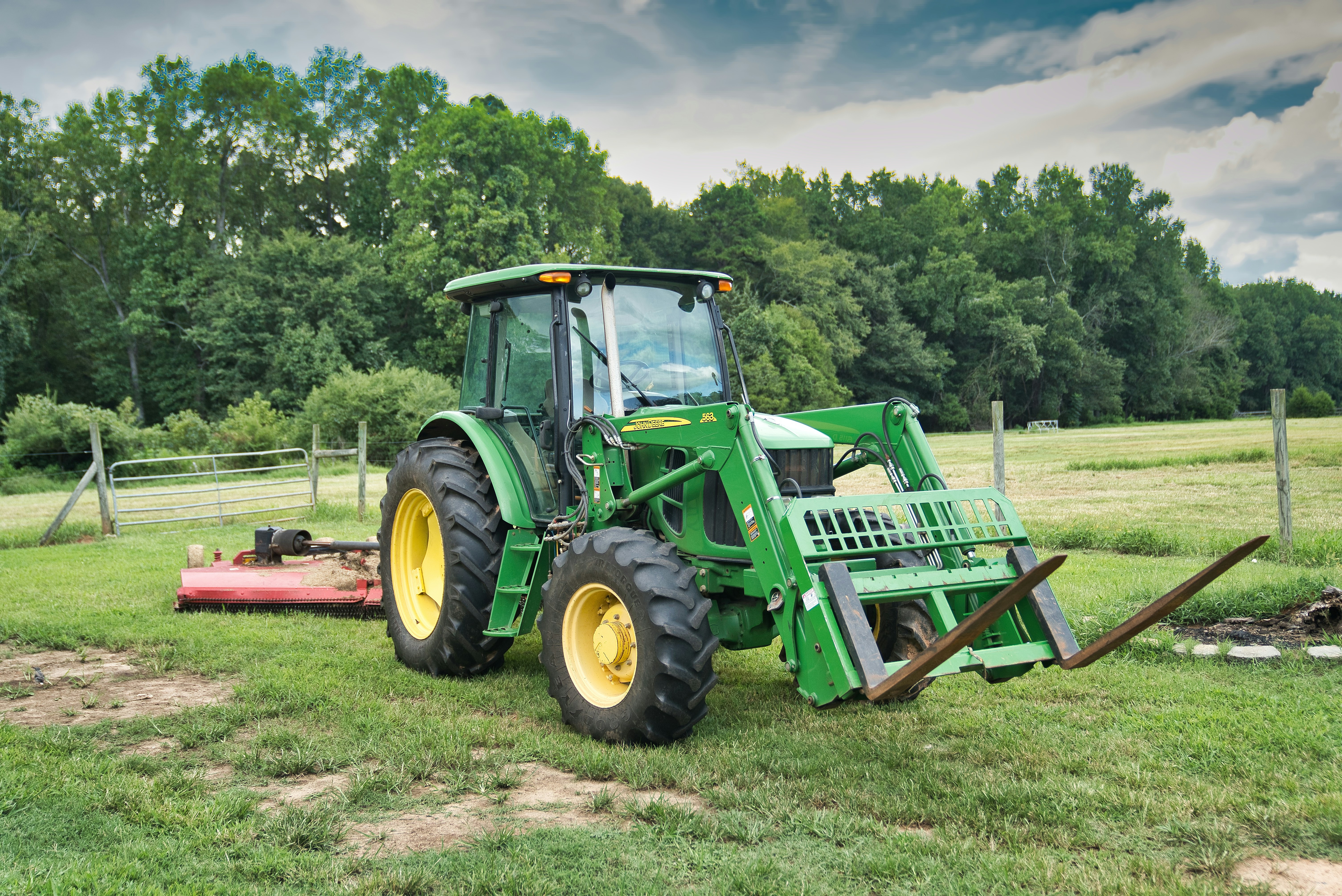 John Deere 5075E Utility Tractor